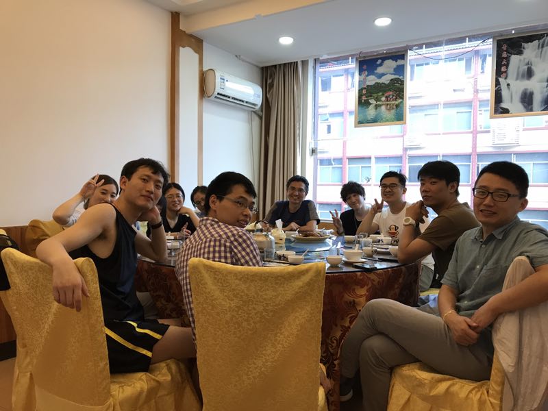 初日の夜の食事会